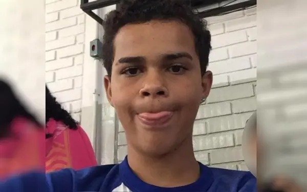 Justiça condena mãe e filho por morte de adolescente em frente a colégio de Anápolis