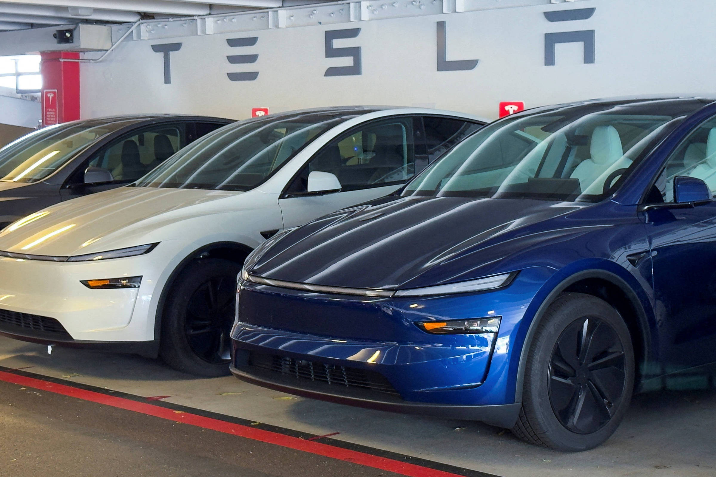 Onze montadoras anunciam maior recall da China com mais de 4 milhões de carros elétricos