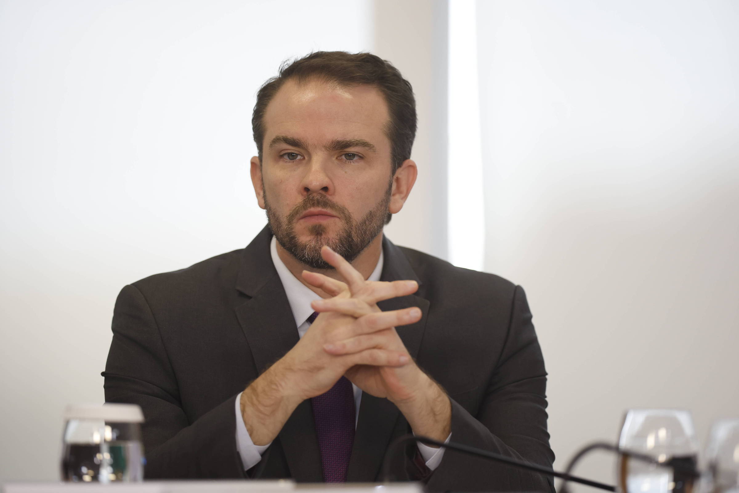 Juros do cartão de crédito e escala 6x1 serão foco do próximo governo, diz Durigan