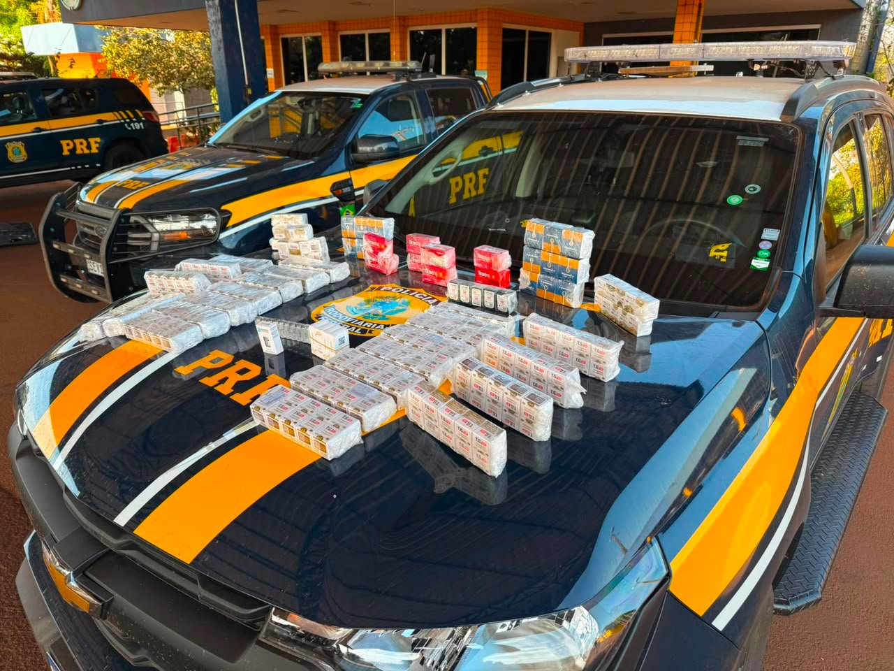 PRF apreende 1.200 ampolas de tirzepatida escondidas em carro na BR-060, em Jataí